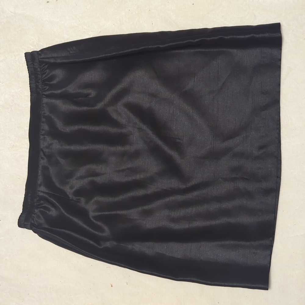 Devine whites woman's skirt size 14